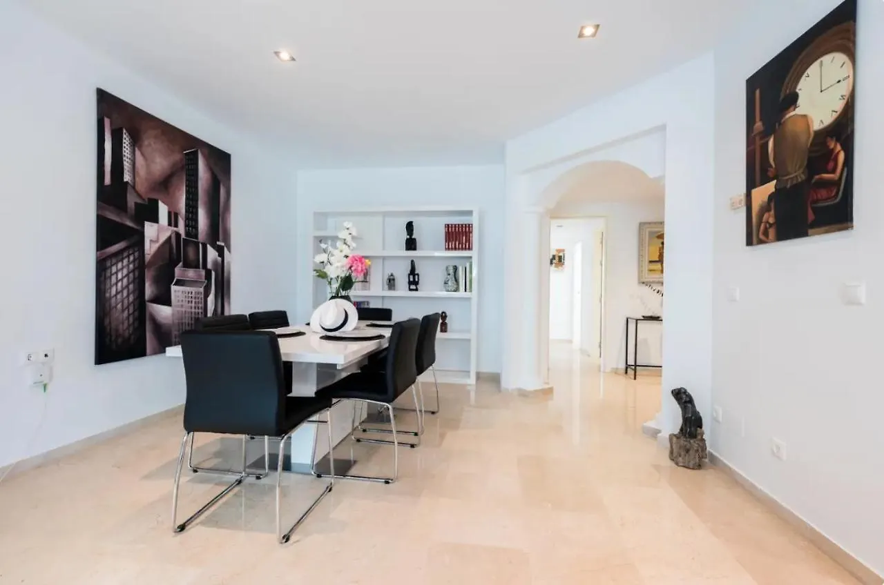 Charming 2 Bedroom Trocadero Arena Area Marbella Apartment