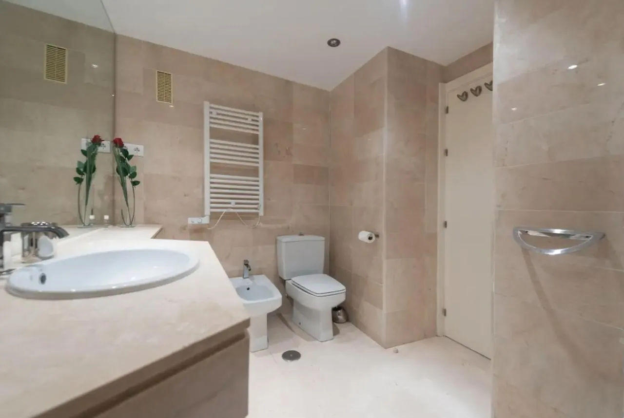 Charming 2 Bedroom Trocadero Arena Area Marbella