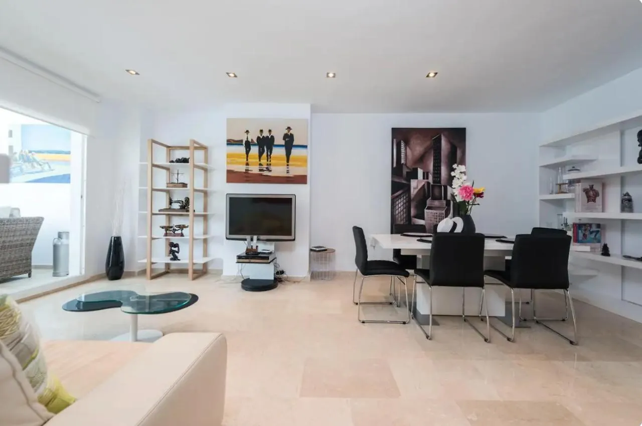 Charming 2 Bedroom Trocadero Arena Area Marbella 0*,